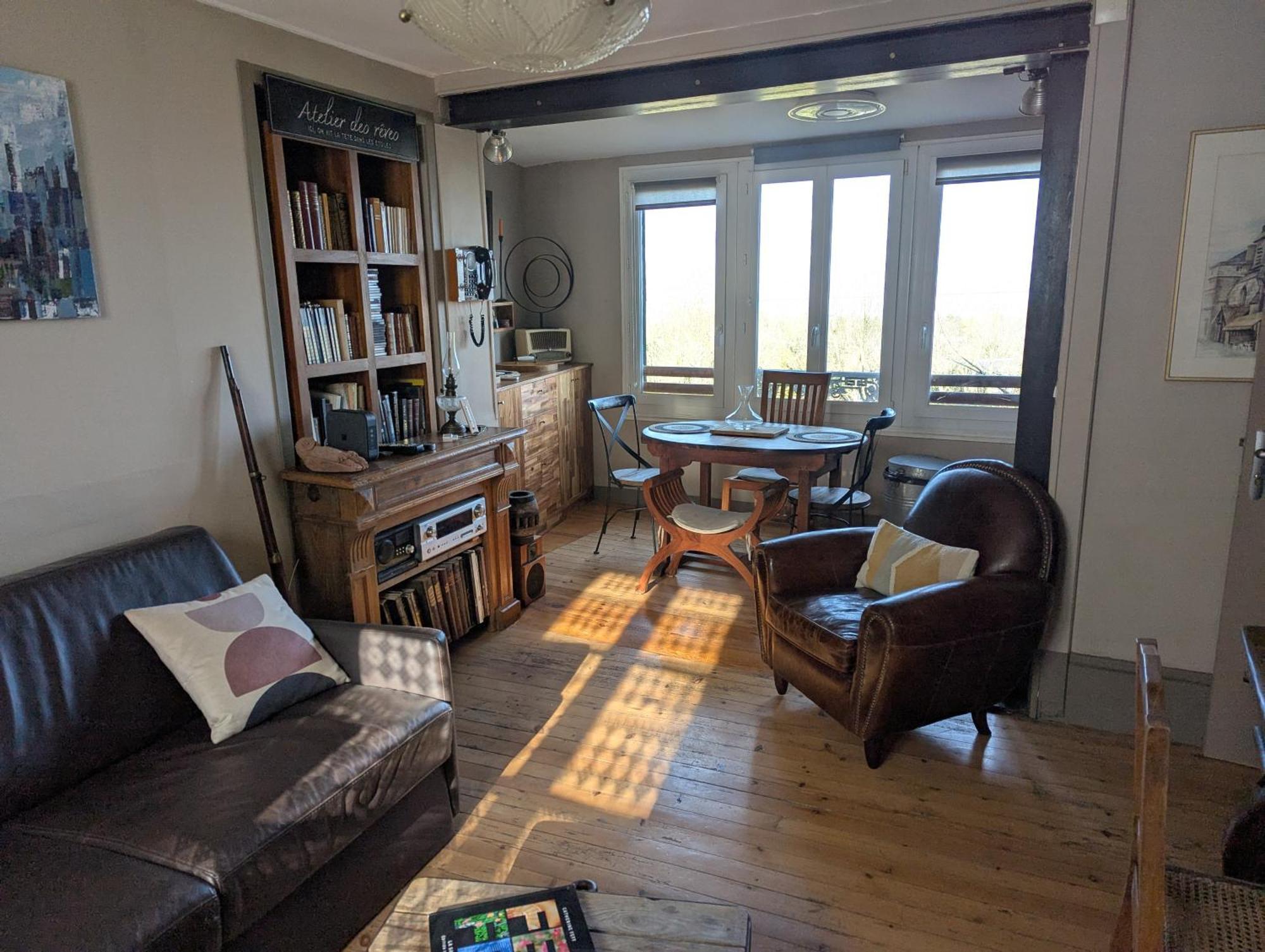 Night & Day Apartment